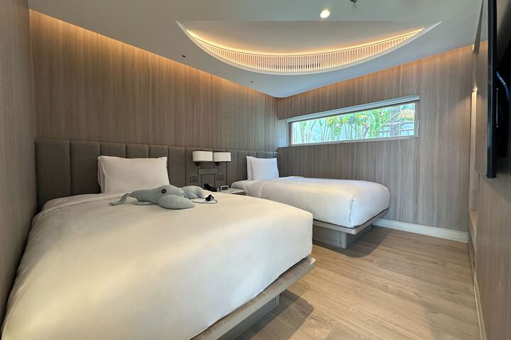 Room 31 of 210