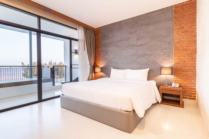 Room 3 of 70