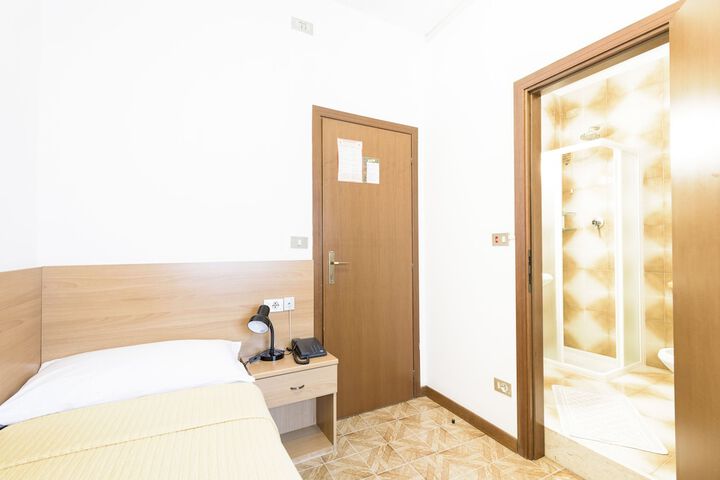 Room 11 of 46