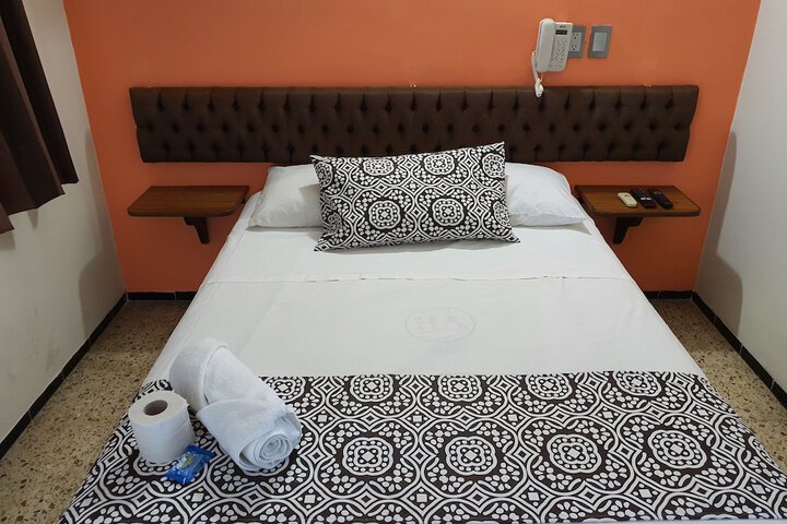 Room 9 of 40