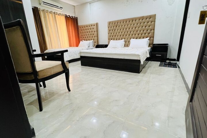 Room 21 of 24