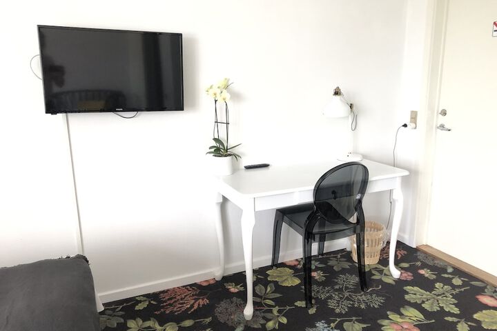 Room 7 of 33