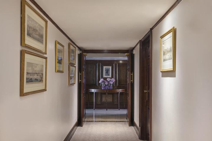 Room 80 of 178
