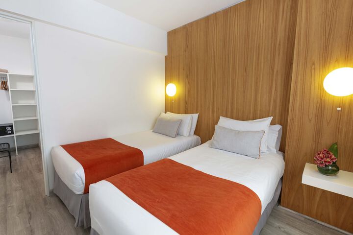 Room 33 of 59