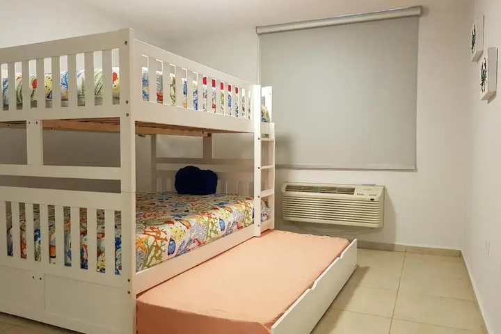 Room 2 of 6