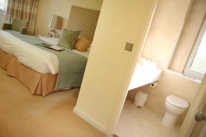 Room 12 of 34