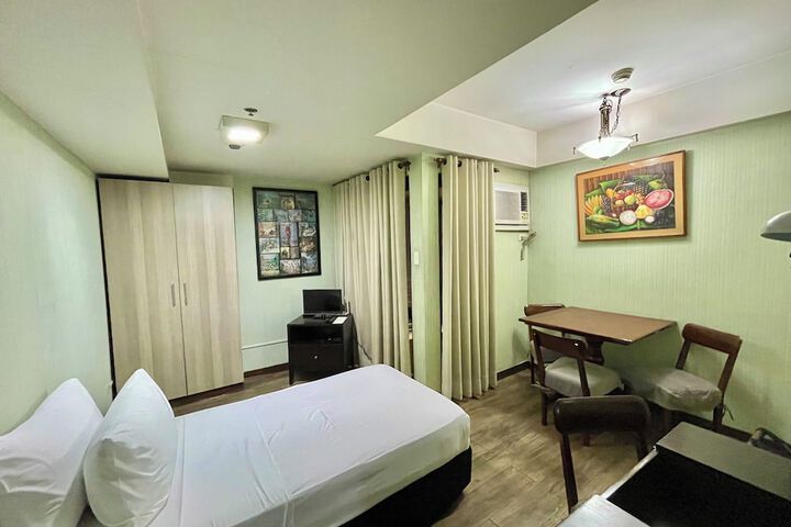 Room 12 of 37