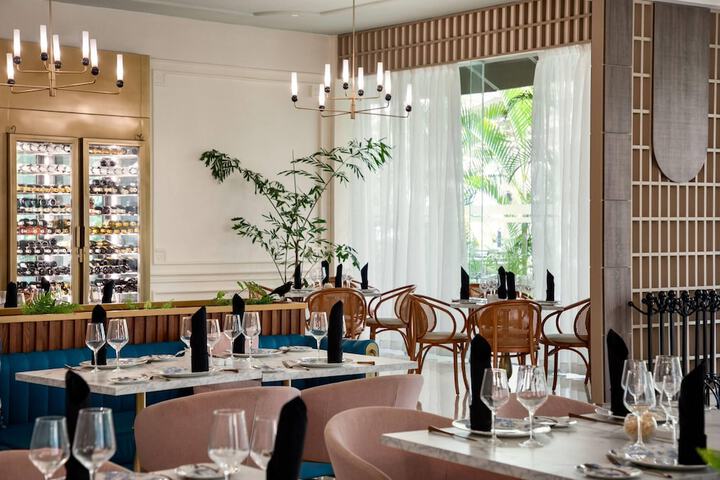 Dining 66 of 80