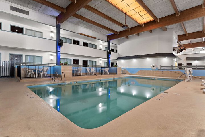 Pool Hotel