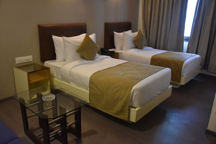 Room 4 of 58