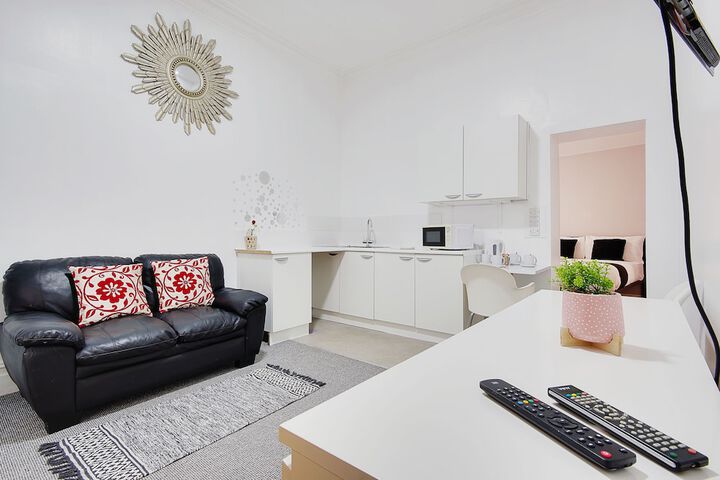 Room 4 of 42