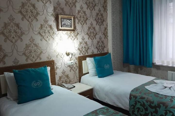 Room 13 of 40