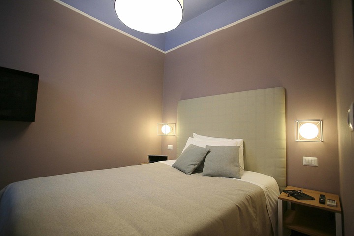 Room 4 of 96