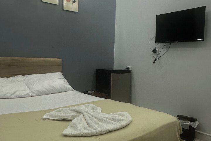 Room 4 of 36