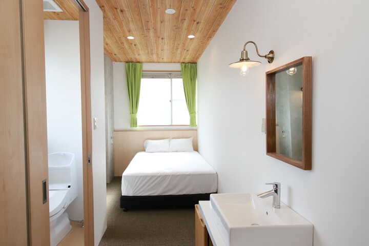 Room 25 of 74