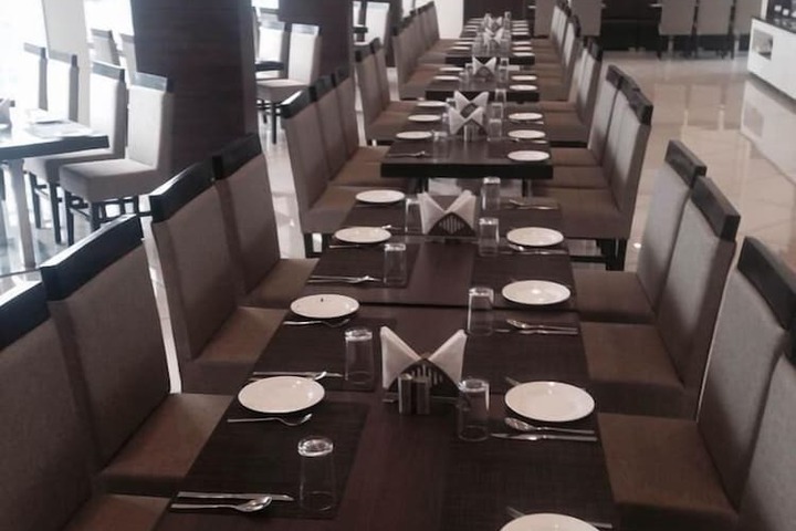 Dining 14 of 19