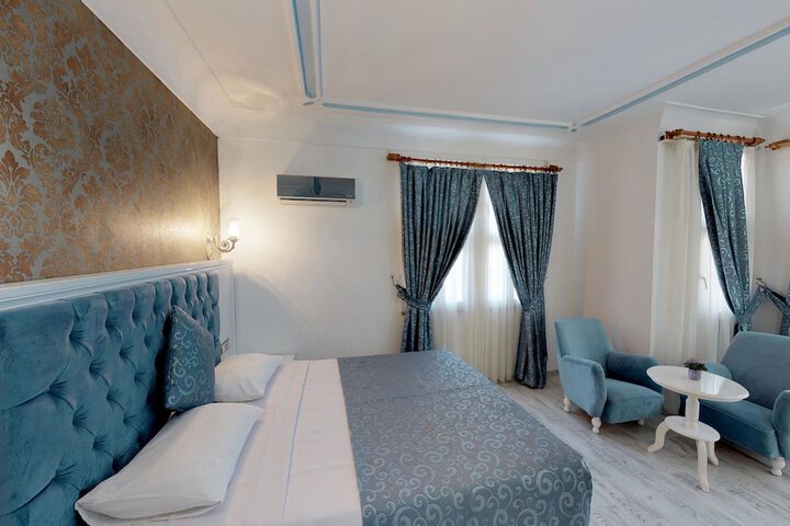 Room 16 of 115