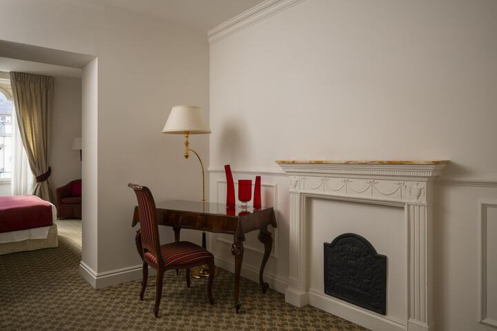 Room 43 of 91