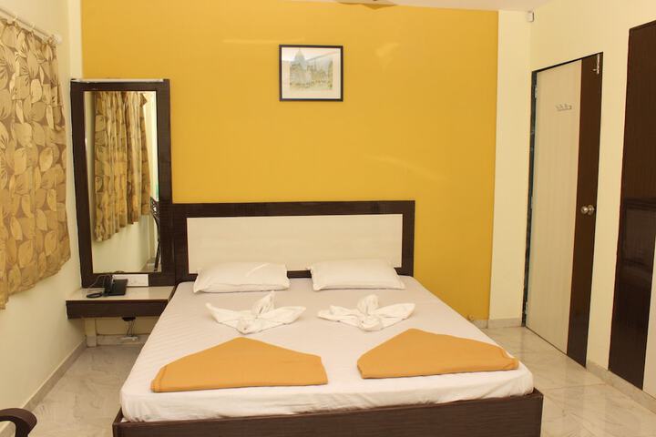 Room 3 of 51
