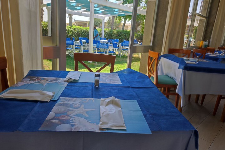 Dining 51 of 84
