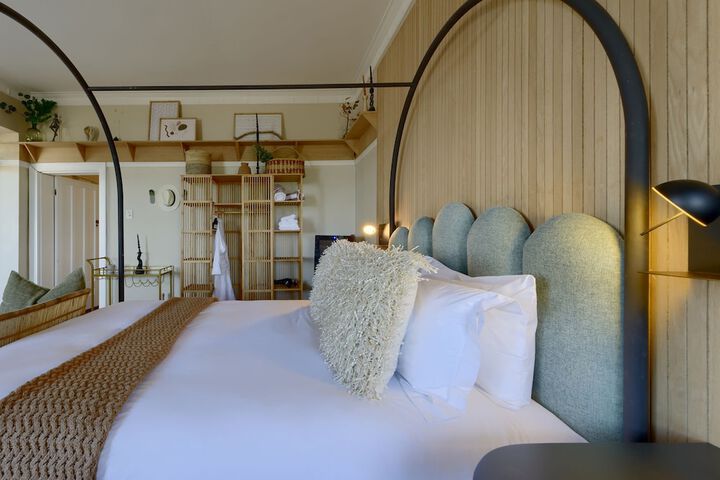 Room 9 of 27