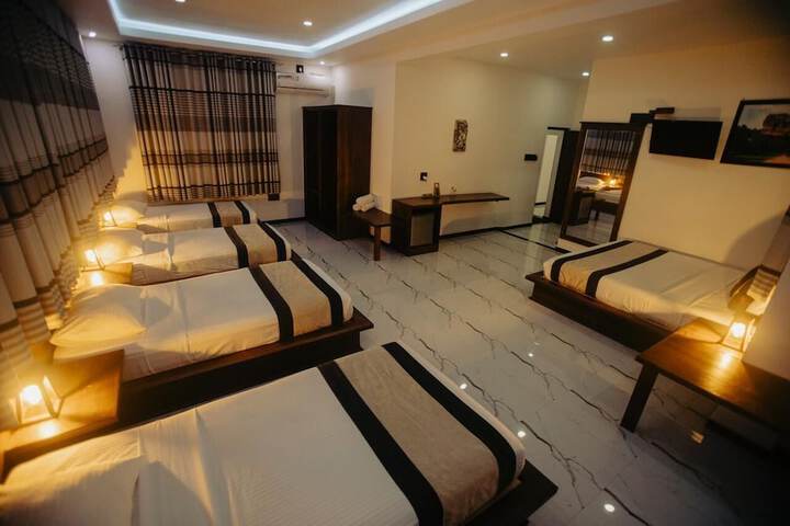 Room 4 of 44