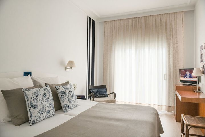 Room 34 of 147