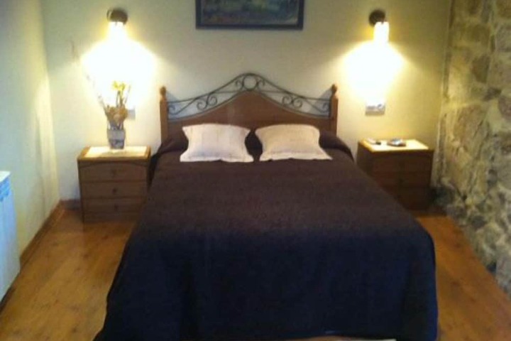 Room 9 of 32