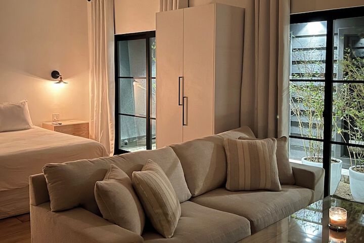 Room 4 of 31