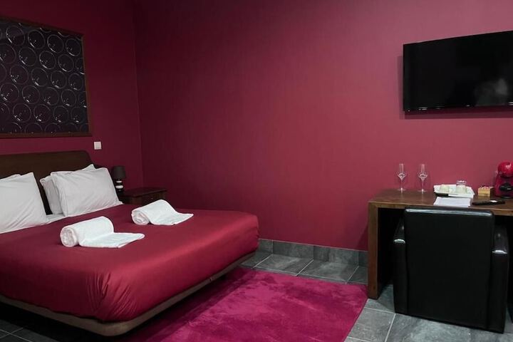 Room 7 of 27