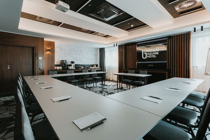 Business Center 105 of 110