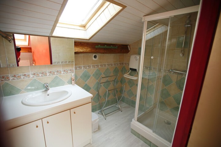 Room 9 of 21