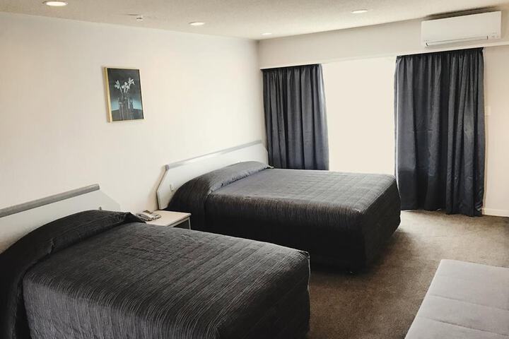 Room 12 of 36