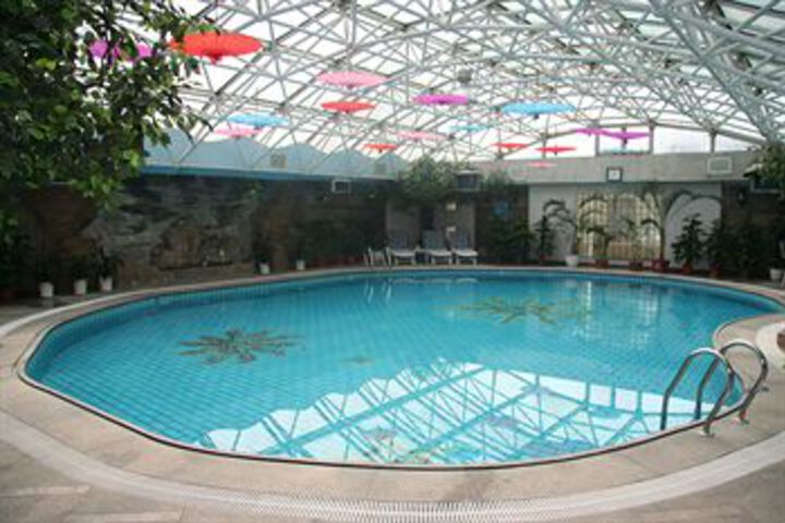 Pool 13 of 36