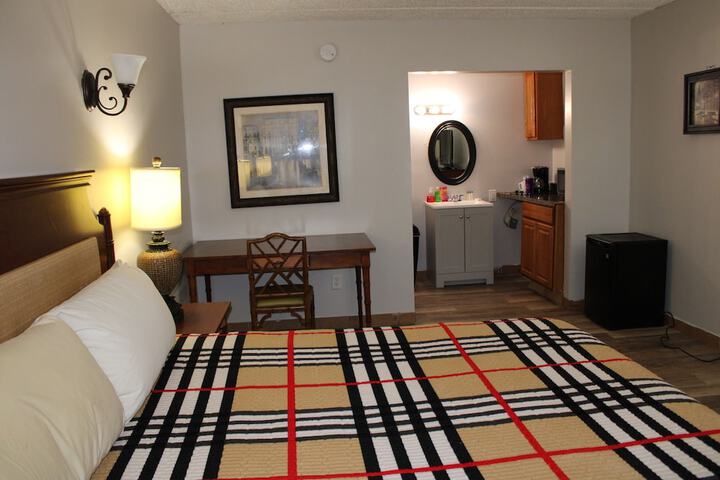 Deluxe Single Queen Bed (43 of 50)