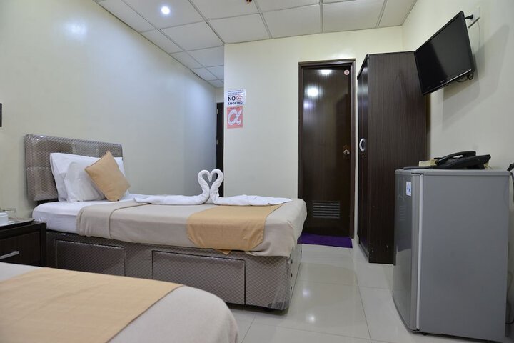 Room 8 of 36
