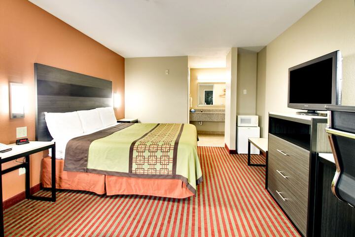 Room 3 of 18