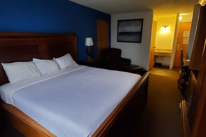 Room 8 of 32