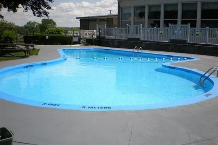 Pool 11 of 18