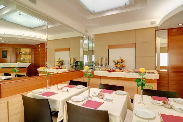 Breakfast area