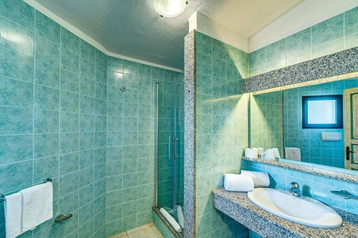 Room 5 of 14
