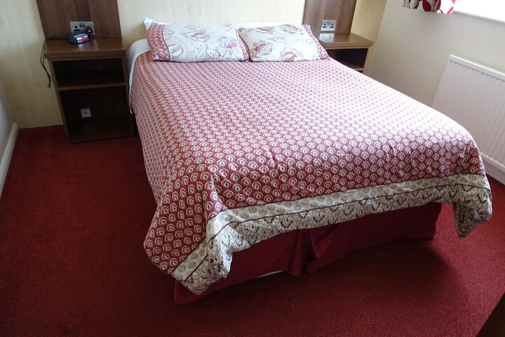 Room 7 of 104