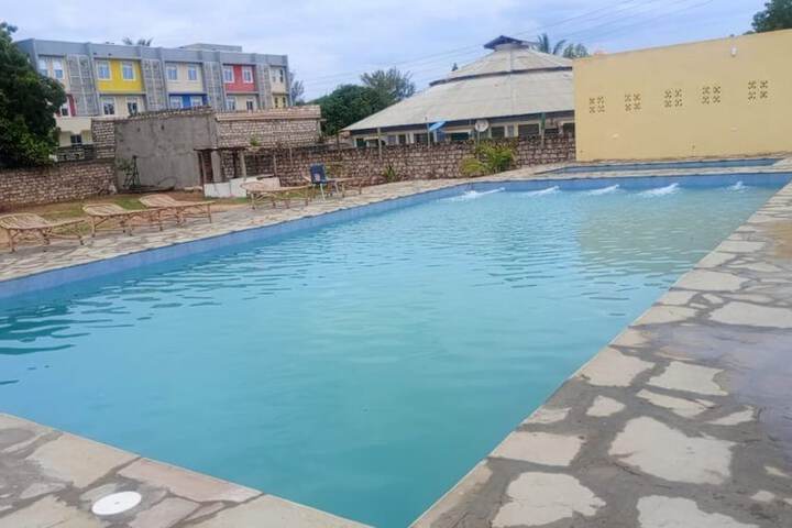 Pool 17 of 48