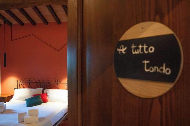 Room 27 of 104