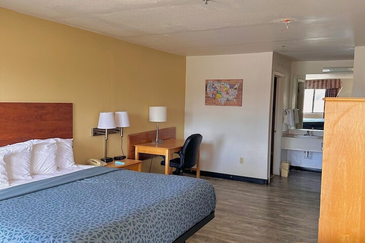 Room 28 of 44