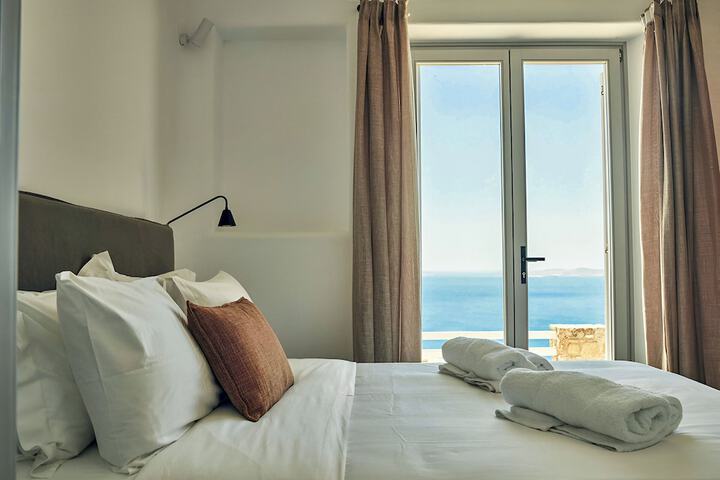 Room 4 of 62