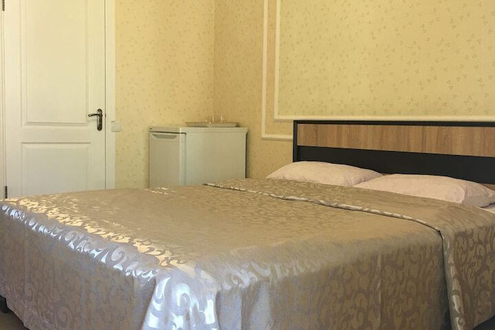 Room 2 of 46