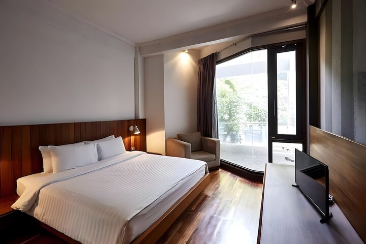 Room 12 of 23