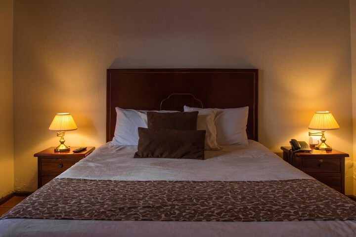 Room 4 of 6