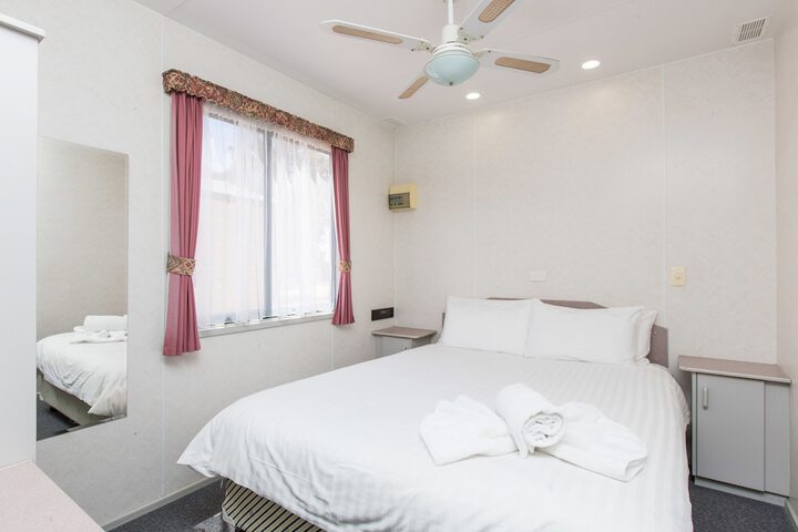 Room 2 of 50